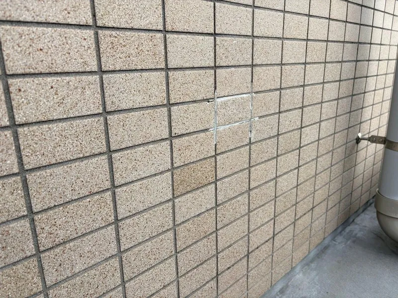 現調時のタイル　窯変釉薬　色幅大